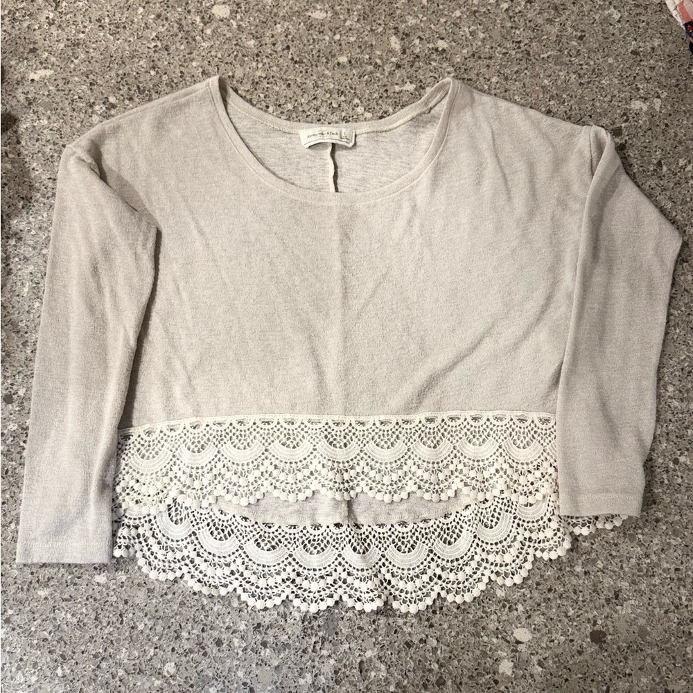 Abercrombie & Fitch Women's Top - Size Small ⭐🤍